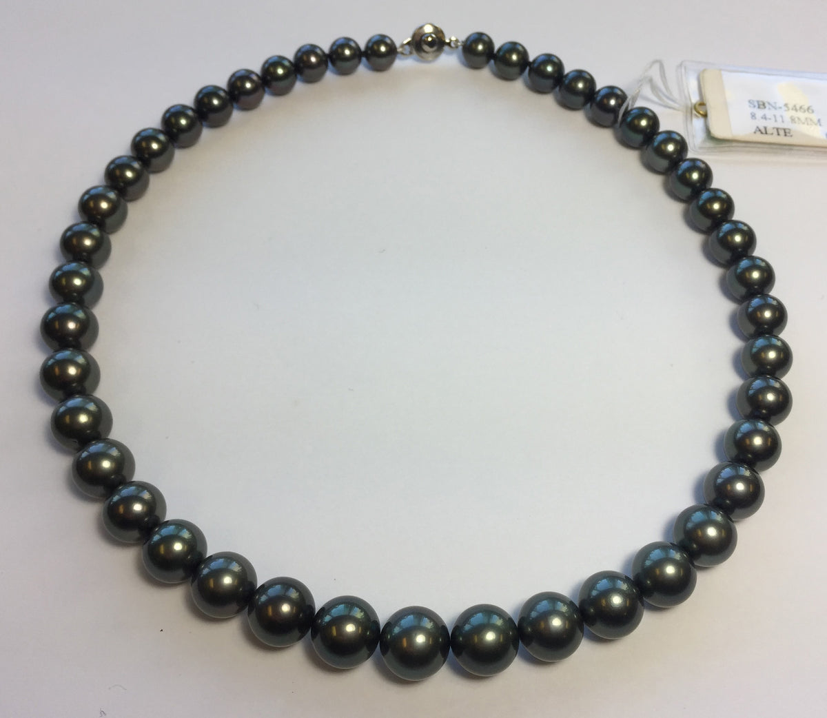 18kwg-8.4-11.8mm-tah-pearl-(43)-graduated-strand.