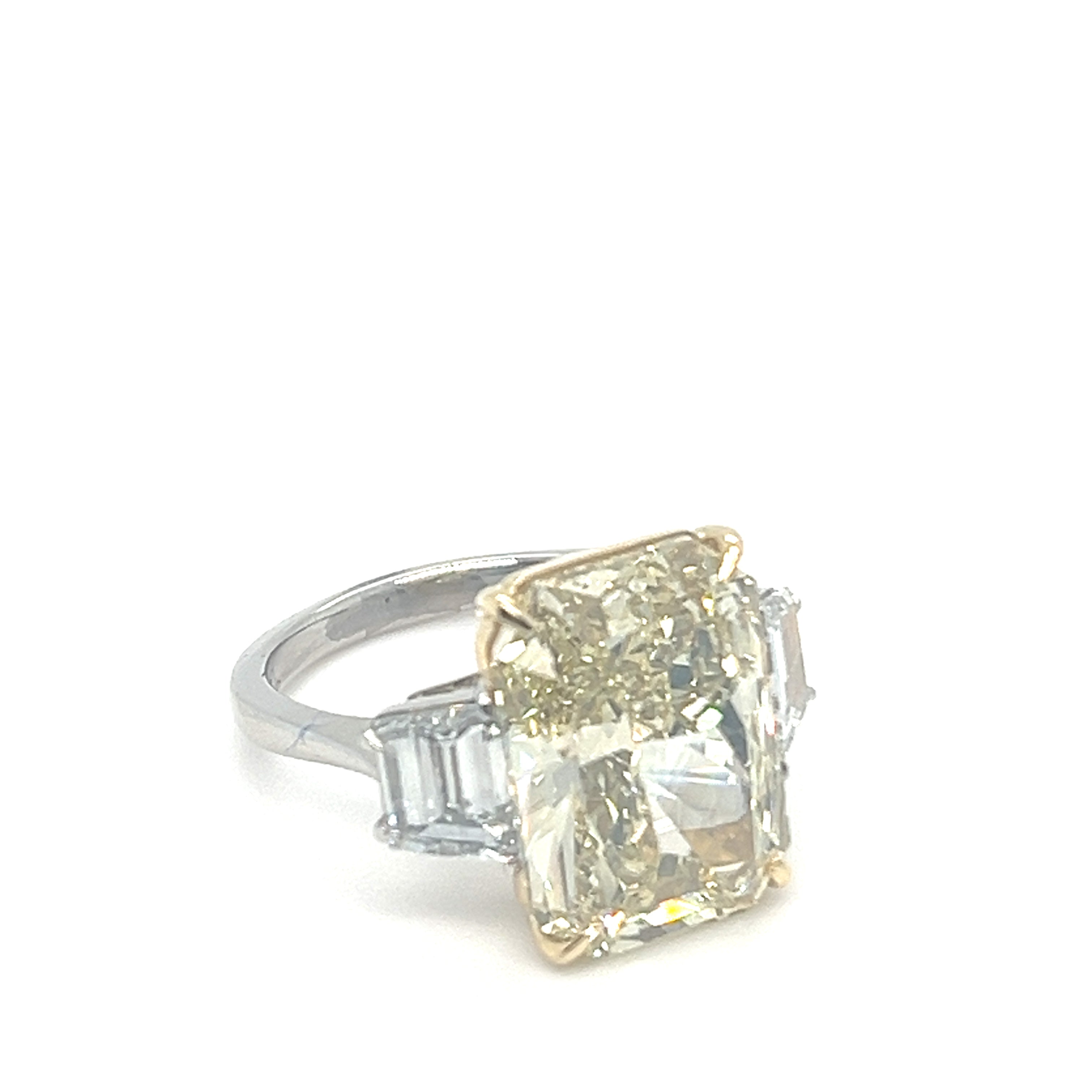 10.01CT CUS FY VVS2 GIA#6204775925//PLAT W TRAP SIDE STONES ENG RING